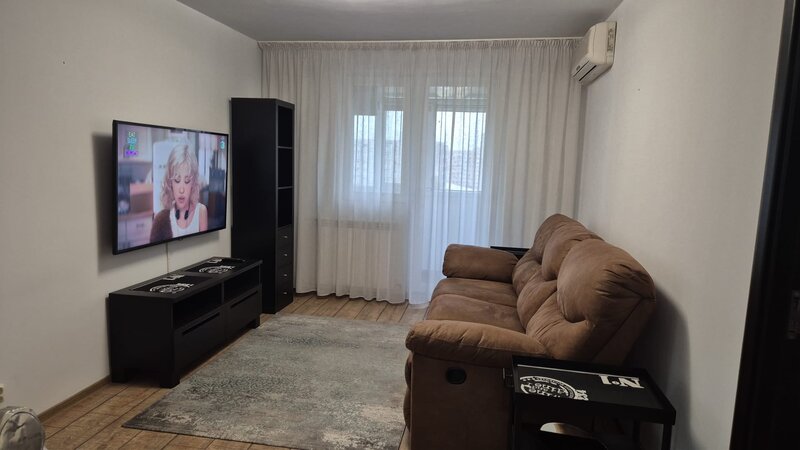 Salajan, Titan, metrou Nicolae Grigorescu.