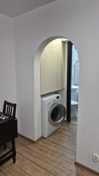 Salajan, Titan, metrou Nicolae Grigorescu.